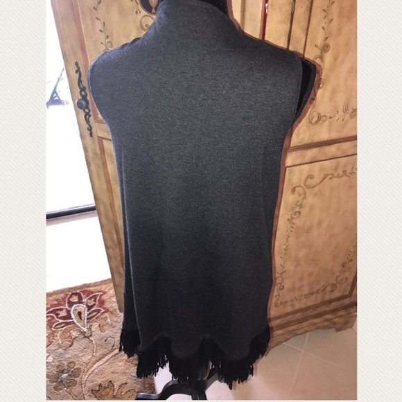 Cable & Gauge fringed VEST; LARGE (charcoal grey color with black fringe) - Picture 9 of 11